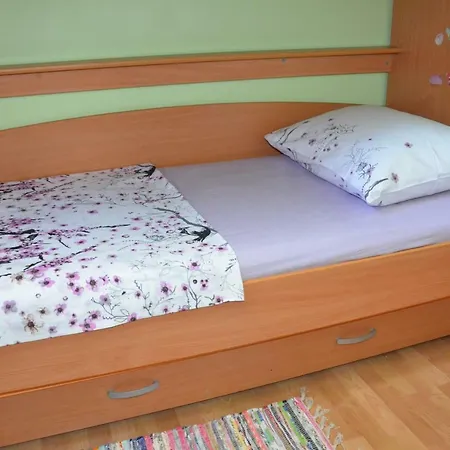 Sweet Dora Apartment Split