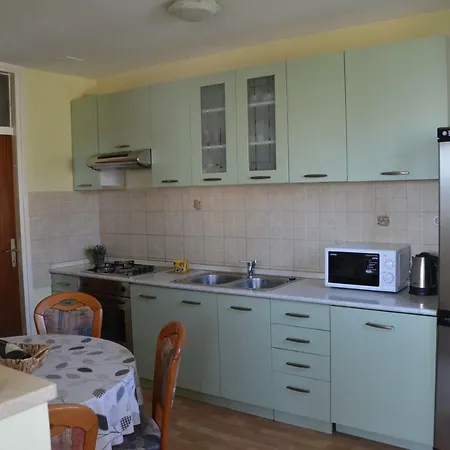 Apartment Sweet Dora
