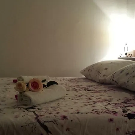 Sweet Dora Apartment
